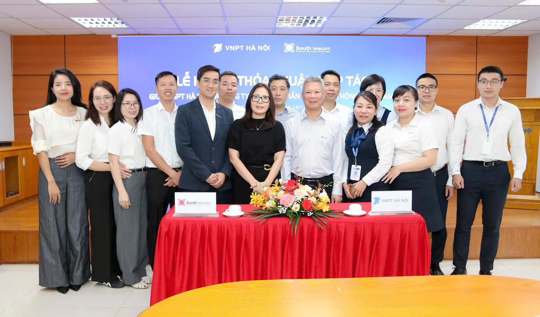 VNPT Hà Nội ký kết hợp tác với South Telecom