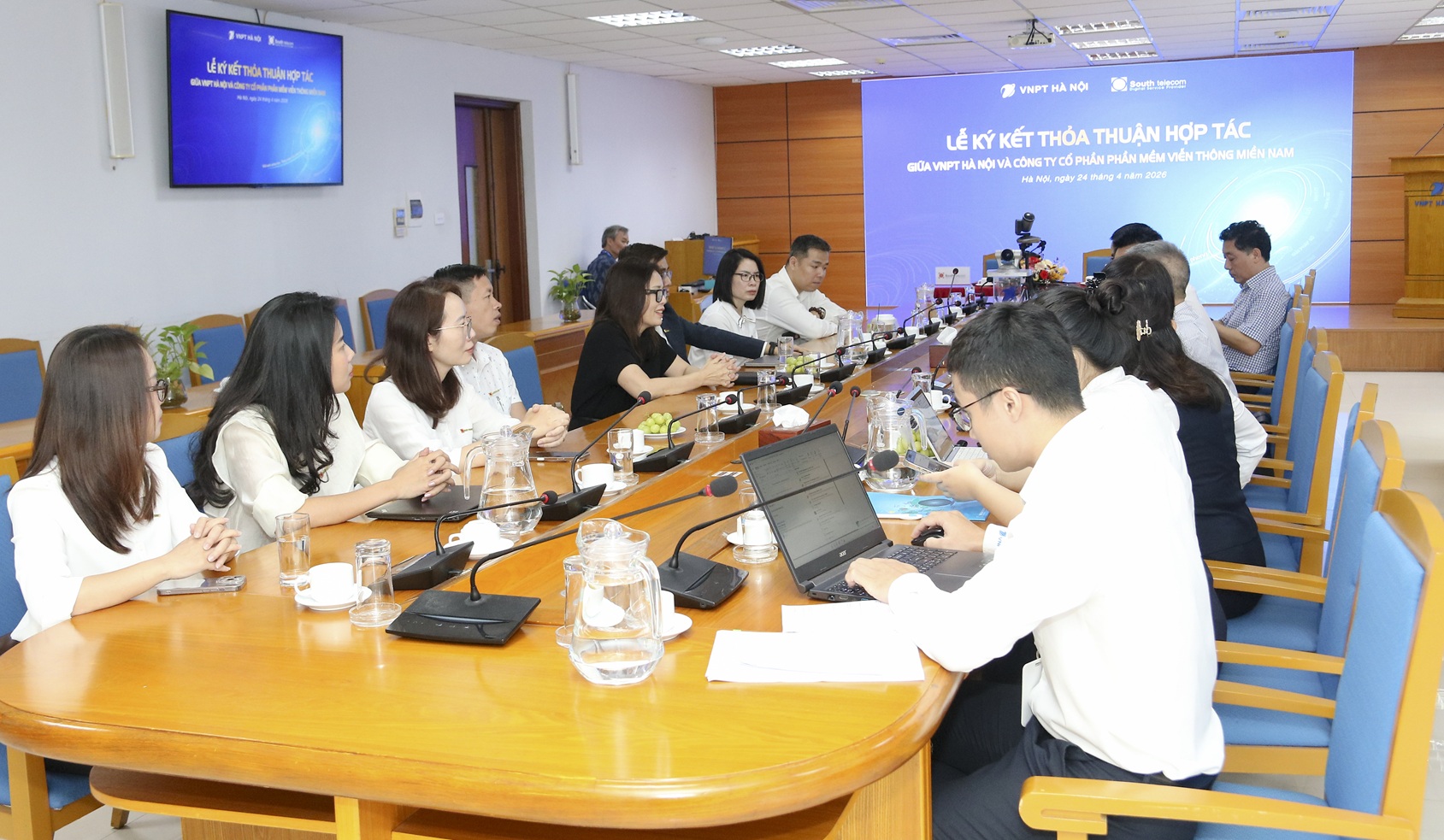 VNPT Hà Nội ký kết hợp tác với South Telecom